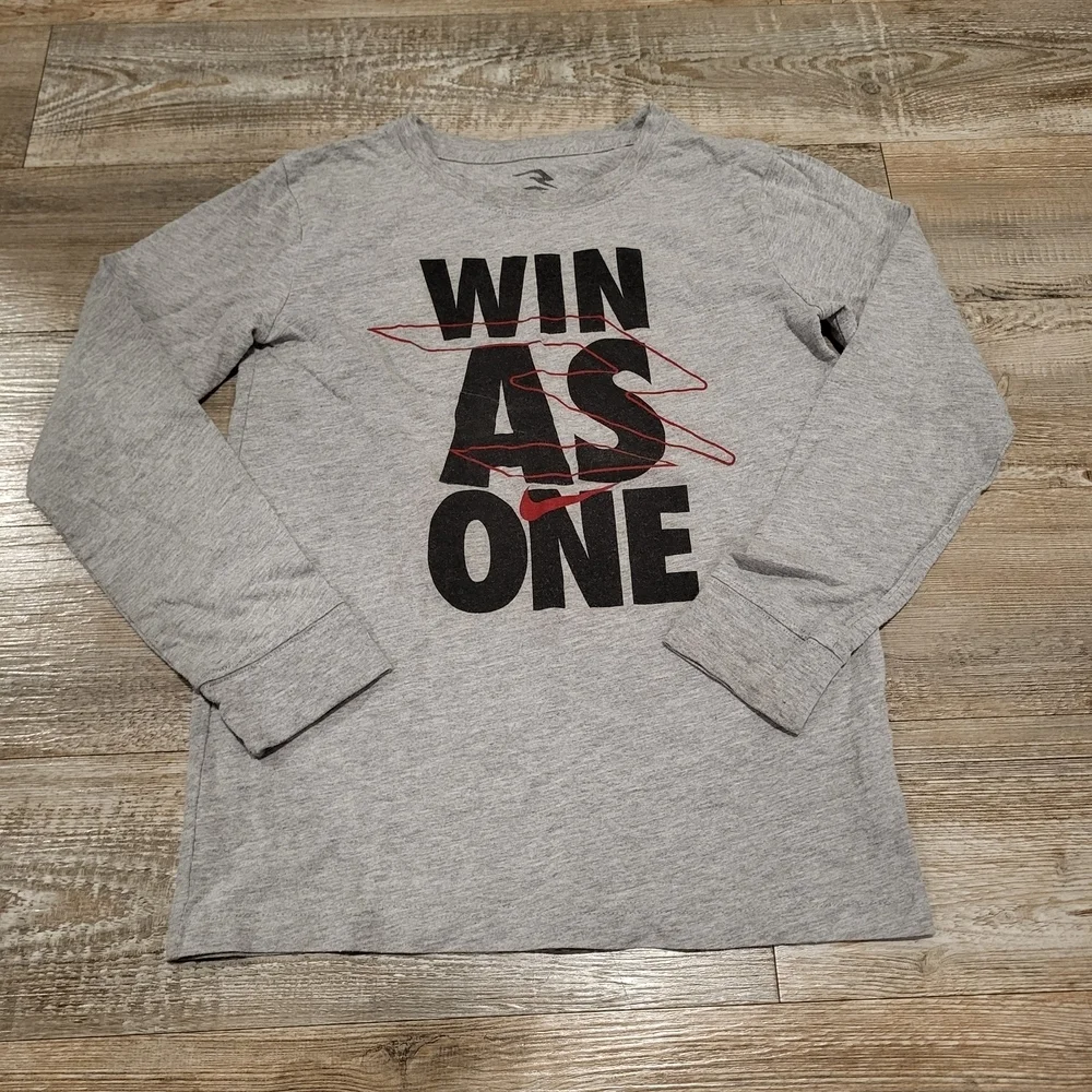 Nike Dri Fit Youth Boys Graphic Long Sleeve Tee Shirt Win As One Size Large